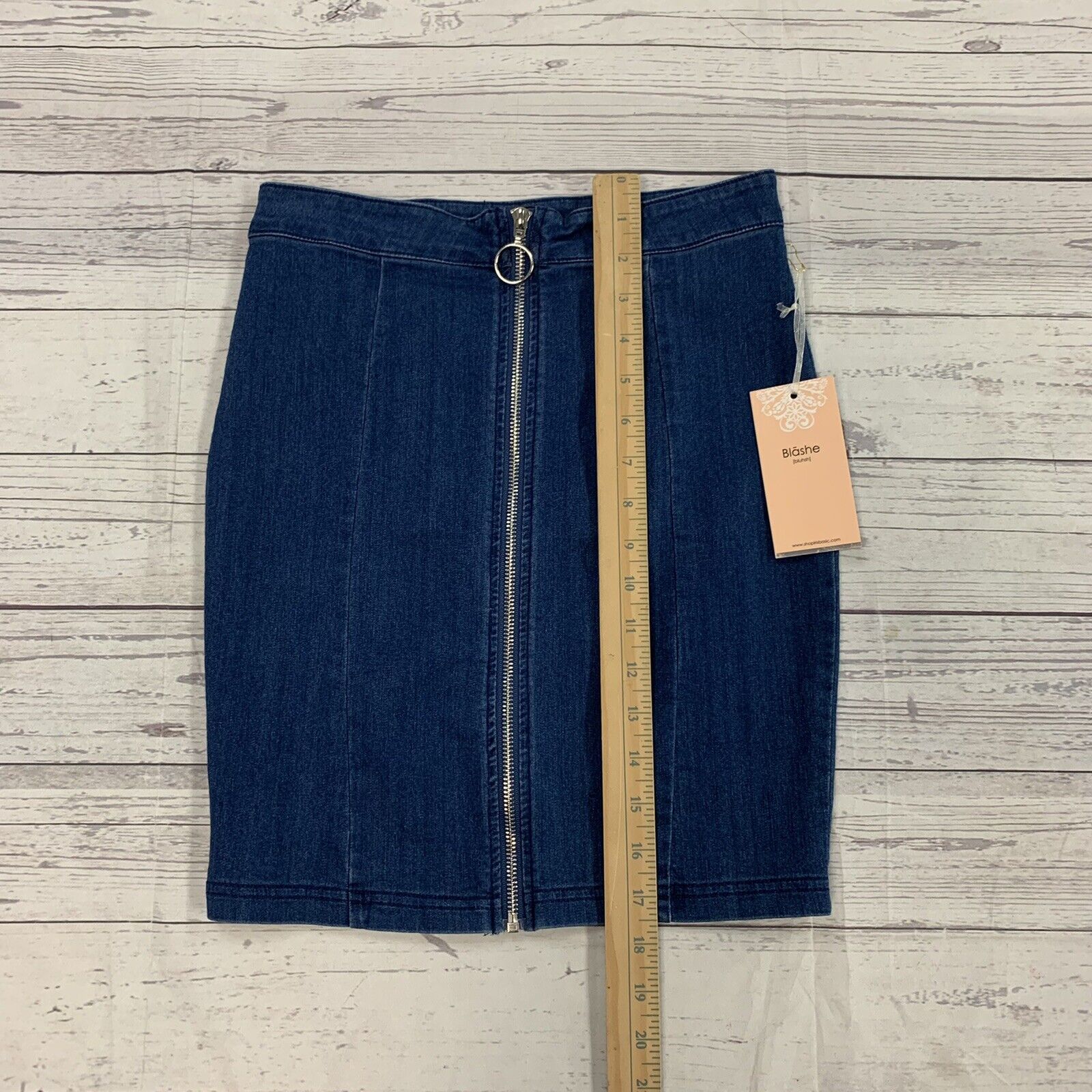 One Teaspoon Denim Front Sideways Zipper Midi Skirt (Size 25) – The Thrifty  Hippy
